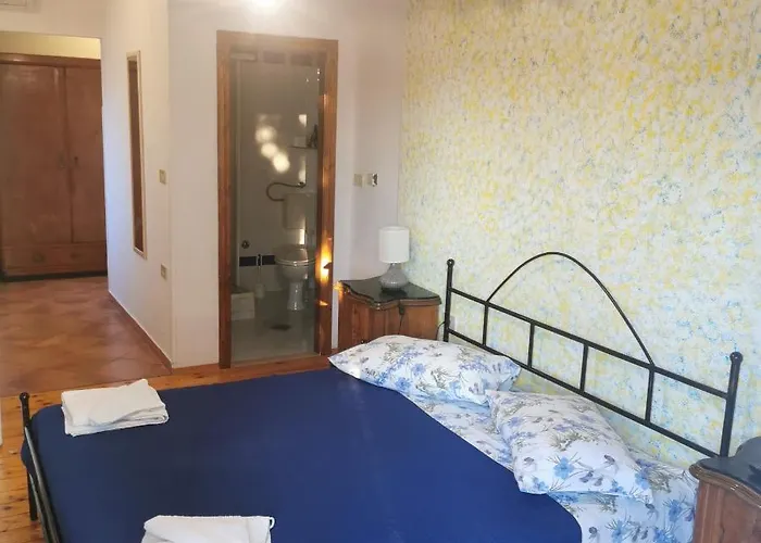 Bed & Breakfast Feral 4*