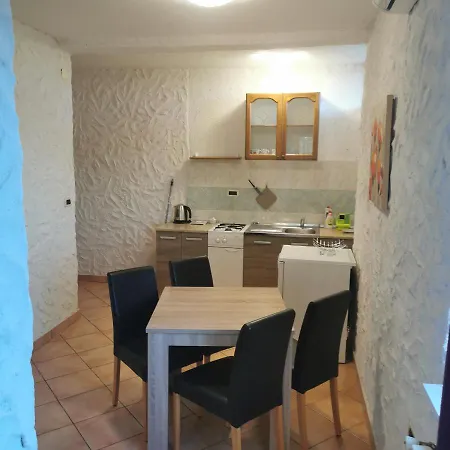 Oda ve Kahvaltı Feral