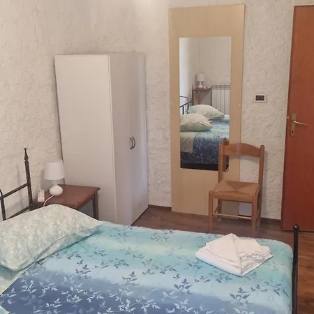 Feral Bed and Breakfast Ρόβινι